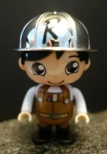 Mono Ryan's World Construction Worker Carpintero Cromo Casco Marrón 3" - Imagen 1 de 8