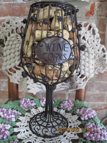 12" WIRE WINE GLASS BASKET~CORK HOLDER/COLORED MARBLE BEADS~FAIRYLIGHT INCLUDED Cover