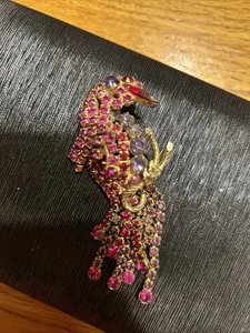 Broche prendedor grande de diamantes de imitación rosa y púrpura colgante de cristal borla cola pájaro - Imagen 1 de 7