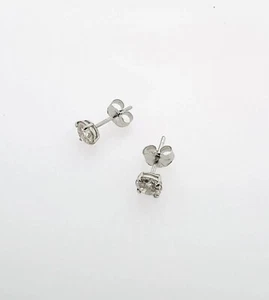 Aretes redondos de oro blanco de 14 K con diamantes cultivados en laboratorio de 1,00 ctw - Imagen 1 de 3