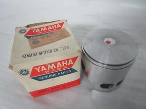 OEM NOS Yamaha Oversize 0.25 Piston 445-11635-00-00 - Picture 1 of 6