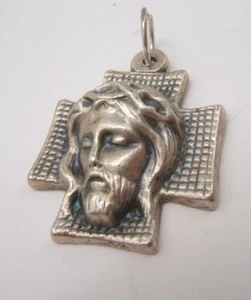 VTG CROSS PENDANT MEDAL WITH JESUS HEAD IN RELIEF SILVER TONE METAL - Picture 1 of 4