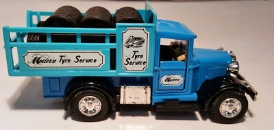 Camión azul de servicio de neumáticos Welly nuevo en caja. No. - 9350. Camión antiguo tirador hacia atrás... Foto 1 de 4
