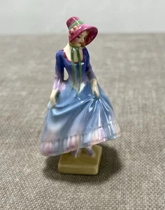 Vintage Royal Doulton statuina mutandine M15 serie due Leslie Harradine 4" - Foto 1 di 8