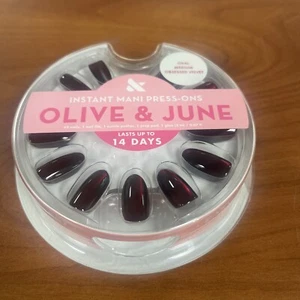 Olive & June Press-On Nails THE INSTANT MANI Oval Medium OBSESSED VELVET 42ct - Picture 1 of 2