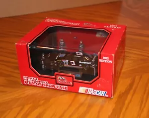 RACING CHAMPIONS 1:43 DALE EARNHARDT GOODWRENCH PIT STOP SHOW CASE 1993 - Picture 1 of 3