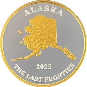 Mapa postal de la Casa de la Moneda de Alaska 2025 plata con relieve de oro medallón prueba .999 plata 1 OZ - Imagen 1 de 2