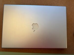 Apple A1226 MacBook Pro 2007 15" 2,4Ghz 2GB RAM - bez dysku twardego - na części