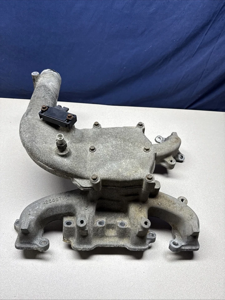 Chevy GMC C/K 2500 3500 6.5 Diesel Engine Intake Manifold & Air Intake Elbow OEM - Image 1 of 4