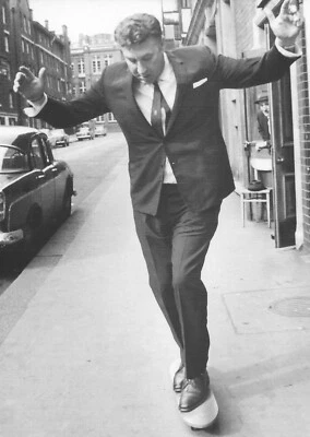 FRANKIE HOWARD POSTALES TODAS LAS OCASIONES AÑOS 60 FOTOGRAFÍA PHILIP TOWNSEND Foto 1 de 4