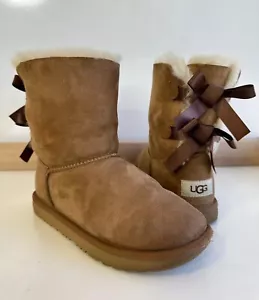 UGG Bailey Bow Mini II Boots Chestnut Brown Suede Sheepskin / Kid’s Size 2 - Picture 1 of 6
