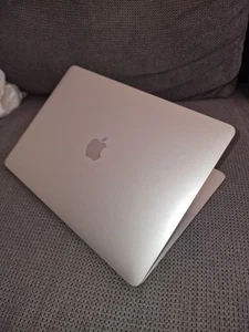 Apple MacBook Pro 2019 13.3zoll - Photo 1/8