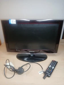 Samsung LE19D450G1W 19" TV HD LCD HDMI With Freeview Caravan + Remote  - Picture 1 of 10