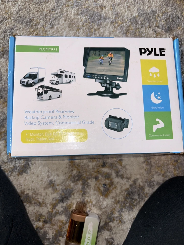 Sistema de monitor de cámara de visión trasera universal Pyle PLCMTR71, grado comercial Foto 1 de 4