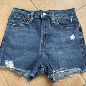 Levis Mid Wash High Rise Shorts W28 Uk 10 Summer Shorts Holidays - Picture 1 of 12