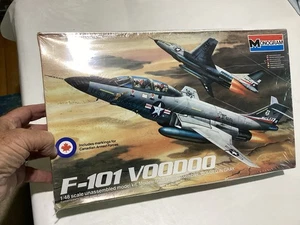 Monogramma voodoo F-101 #5811 modello aereo - Foto 1 di 6