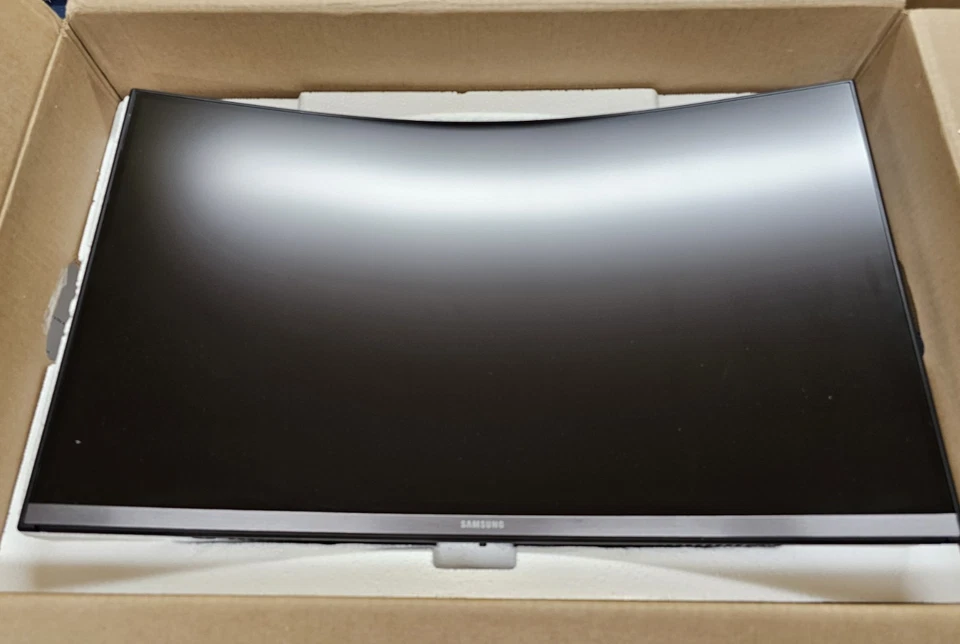Samsung - 27" S39C FHD 75Hz 1000R Curved FHD Monitor with Speakers Monitor Only - Image 1 of 1