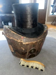 Cappello superiore inglese ""Superior"" anni 1840-60 CASTORO e custodia/scatola in pelle. RARO!!GRANDE Taglia - Foto 1 di 15
