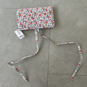 BNWT Cath Kidston Roll Out Make Up Toiletry Bag Holder Rollable Floral Travel - Picture 1 of 5