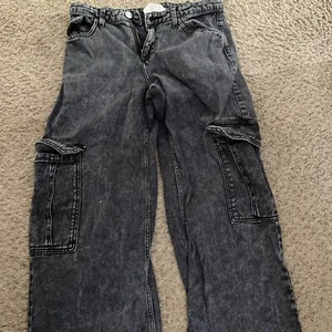 HM Girls’ Sz 18 Black Cargo Jeans - Picture 1 of 4