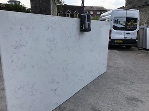 Weiße Cararra Quarz und Marmor Küche ARBEITSPLATTEN Probe £1 alle Farben verfügbar - Bild 1 von 12