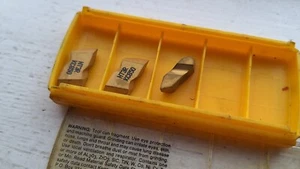 3 Kennametal carbide top notch threading inserts NT3R KC850 ( NT 3R thread tips - Picture 1 of 2