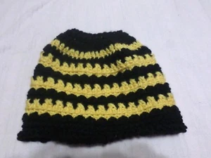 black and gold messy bun beanie - Picture 1 of 2