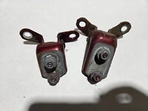 96-02 Toyota 4Runner Rear RIGHT Door Hinge Hinges Upper Lower 68750-02030 OEM - Picture 1 of 3
