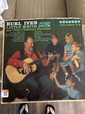 Burl Ives sings Little White Duck and Other Children's Favorites vinyl - Image 1 of 2