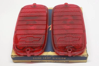 Lentes de lanterna traseira de caminhão Chevrolet NOS 1960-66 guia gravata borboleta 5950774 - Imagem 1 de 4