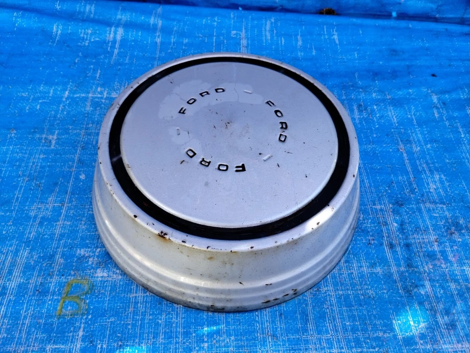 Ford F250 F350 1975 1976 1977 12" camión plato tapacubos E350 Econoline  Foto 1 de 4