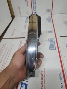 2009-2017 Chevrolet Traverse Front RIGHT PASSENGER Side Exterior Door Handle OEM - Picture 1 of 3