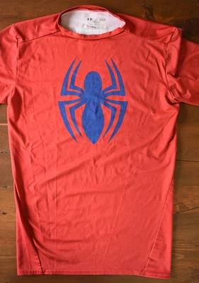 CAMISETA DE COMPRESIÓN ALTER EGO SPIDER-MAN GRANDE *UNDER ARMOUR* PARA HOMBRE Roja y Azul Foto 1 de 4