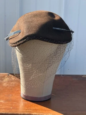 VTG Noreen Fashions Styled After Jacques Fath, Paris 1940s Chic Brown Beret Lace - Image 1 of 4