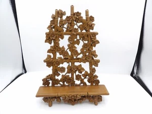 Easel- Homeco Inc.- Floral Vines on Wood Tone Plastic- Vintage 1984 #6087 - Picture 1 of 8