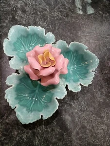 California Pottery Blatt und Rose geschnitten Snack oder Schmuckschale - Bild 1 von 4
