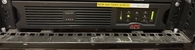 APC Smart-UPS 3000 电池备用机架 - 含电池和 UPS 导轨套件 — 第 1/4 张图片