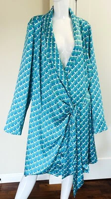 PRECIOSO CINTURÓN BATA SATINADO FOREVER 21 TOTALMENTE LUJOSO 3X AZUL VERDE NEGRO BLANCO Foto 1 de 4