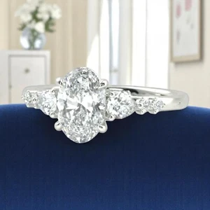 Anillo de boda de corte ovalado certificado 1,70 quilates con diamantes creados en laboratorio IGI de oro blanco de 18 quilates - Imagen 1 de 9