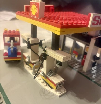 LEGO Town: Shell Service Station (6378) mit Anleitung vollständig - Bild 1 von 4