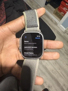 Apple Watch Ultra 2 GPS + cellulaire, boîtier en titane, bracelet sport - Photo 1 sur 11