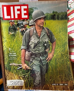 LIFE MAGAZIN 12. JUNI 1964 HÄSSLICHER KRIEG IN VIETNAM COCA COLA RÜCKSEITE - Bild 1 von 2