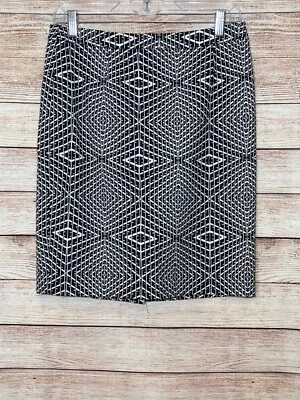 Halogen Women's Black and White Geometric Print Pencil Skirt, SIze 4 - Image 1 of 4