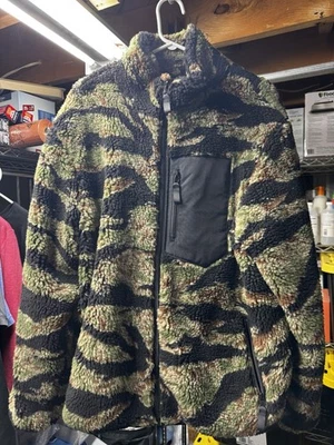 Qilo Tactical  Gen II Sherp Tiger Stripe Camo L - Image 1 of 3