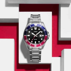Casio Uhr, silbernes Edelstahlarmband, Pepsi Lünette MDV-107D-1A3VDF - Bild 1 von 2