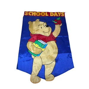 Disney Winnie the Pooh Días Escolares Bandera 28 x 40 Profesor Aula Hogar De Colección - Imagen 1 de 9