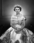 Celebrity Photos Posters Queen Elizabeth II United Kingdom kind young - CL3584