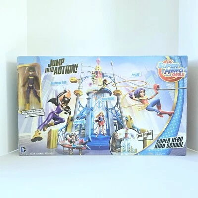 JUEGO DC SUPER HERO NIÑAS BATGIRL Y ESCUELA SECUNDARIA 2 PIES DE ALTO NUEVO MATTEL Foto 1 de 4