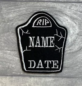 PERSONALISIERTER GESTICKTER PATCH MIT REISSGRABSTEIN MEMORIAL BIKER AUFNÄHEN - Bild 1 von 1