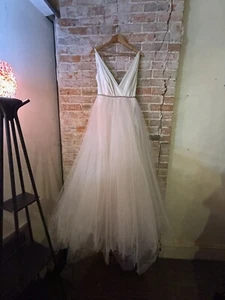 Alyssa Kristin Size 8 Wedding Dress - Picture 1 of 3
